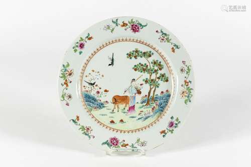 CHINE Grand plat en porcelaine Époque Qianlong (1736-1795), ...