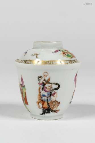 CHINE Gobelet couvert en porcelaine Époque Yongzheng (1723-1...