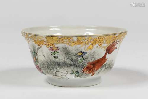 CHINE Large bol en porcelaine Époque Yongzheng (1723-1735). ...