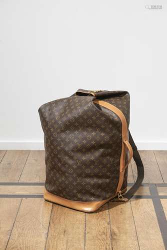 LOUIS VUITTON Sac Marin XXL En toile monogram et cuir nature...