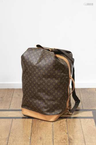 LOUIS VUITTON Sac Marin XXL En toile monogram et cuir nature...