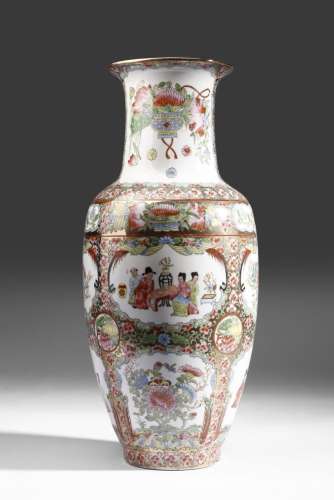 Chinese Art A Canton porcelain vase China, 20th century