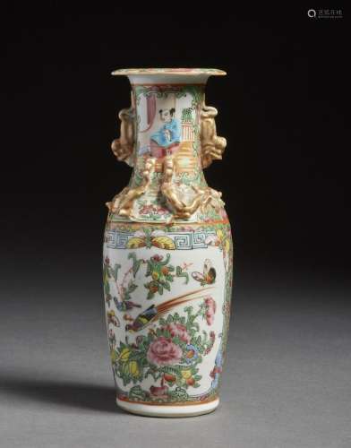 Chinese Art A Canton porcelain baluster vase China, early 20...