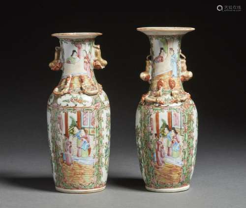 Chinese Art A pair of porcelain Canton baluster vases China,...