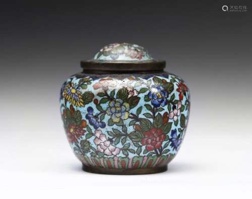 Chinese Art A small cloisonnè potiche and cover decorated wi...