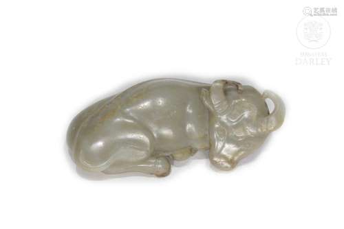 Carved jade bull, Qing dynasty.