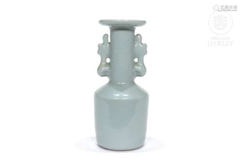 Celadon glazed porcelain vase, Qing dynasty.