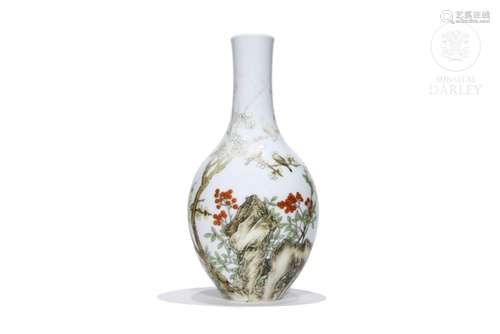 A Falangcai porcelain vase with nature and birds, Qianlong (...