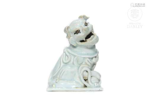 Chinese glazed porcelain lion, Southern Song dynasty (1127 -...