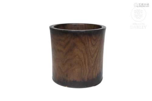 Large wooden pot for brushes, 20th century