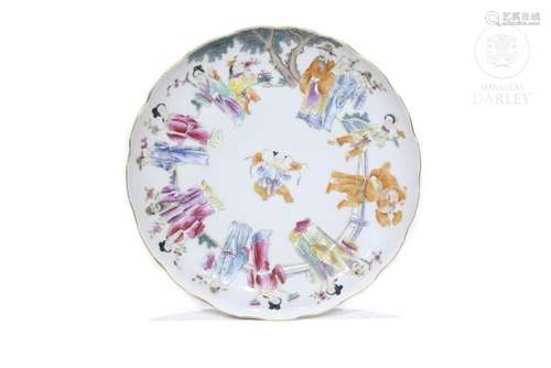 famille rose porcelain plate, with Daoguang seal.