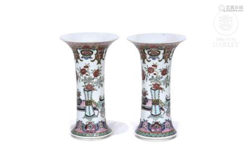 Pair of Chinese "Gu" vases, 20th century