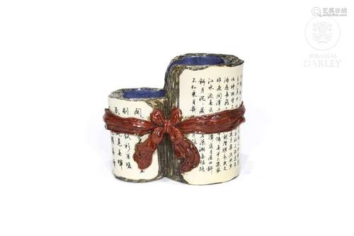 Enamelled porcelain brush holder, 20th century