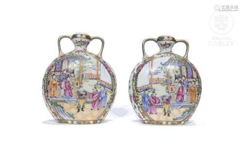 Pair of vases, Canton, 19th century