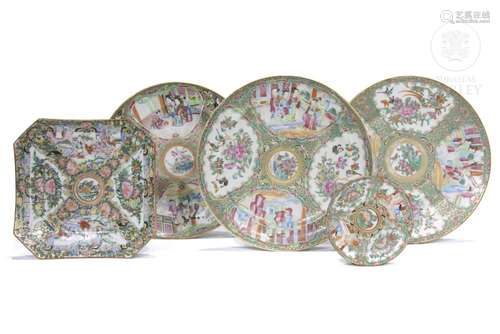 Lot of five porcelain plates, Canton, 19th-20th century