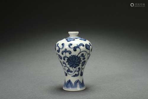 Blue-and-white Plum Vase with Interlaced Lotus Design