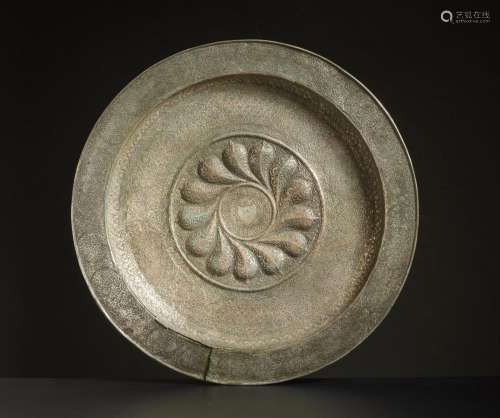 Islamic Art A large Veneto Saracenic metal embossed tray Ven...