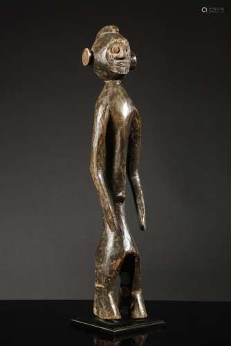 African art Iagalagana male figure Mumuye, Nigeria