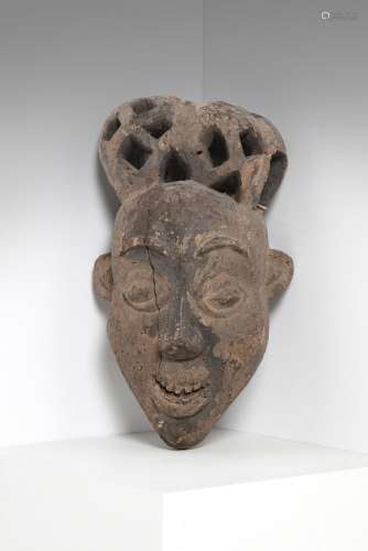 African art Crest mask, Bamileke Cameroon