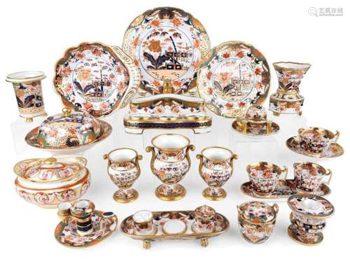 A COLLECTION OF SPODE PORCELAIN IN THE IMARI PALETTE, EARLY ...