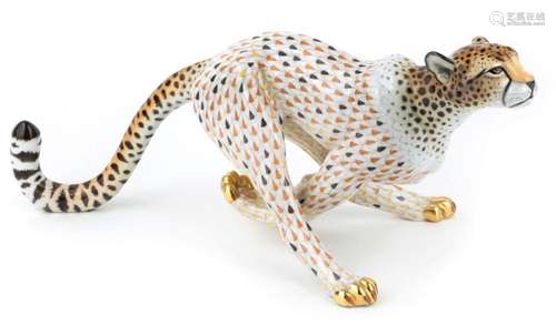 A HEREND PORCELAIN MODEL OF A RUNNING CHEETAH, LATE 20TH/EAR...