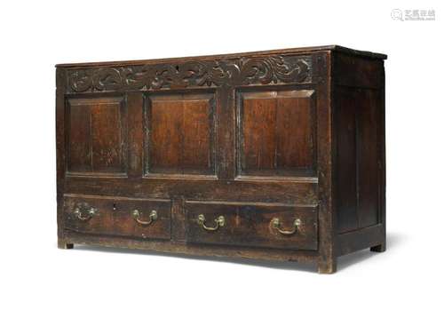 AN OAK ‘MULE’ CHEST OR CHEST WITH DRAWERS, EARLY 18TH CENTUR...