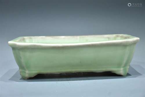 A PALE GREEN GLAZE DAFFODILS POT QING DYNASTY