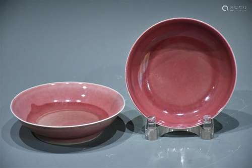 A PAIR OF COWPEA RED-GLAZE DISHS MID-QING DYNASTY