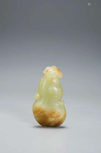 A TOPAZ GOURD PENDANT QING DYNASTY