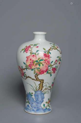 A FAMILLE-ROSE â€œPEACHâ€ MEIPING QING DYNASTY, QIANLONG PER...