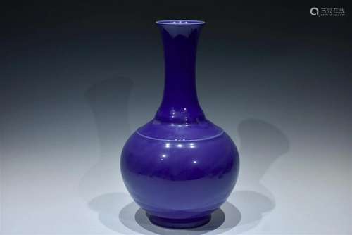 A LARGE RARE BLUE-GLAZED VASE LATE QING DYNASTY