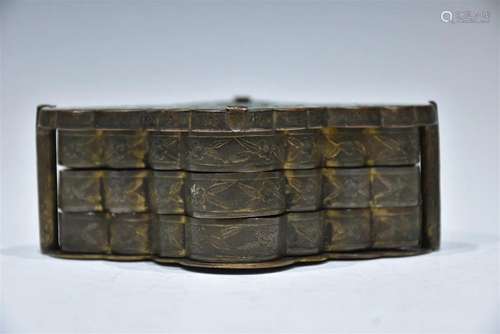 A BRONZE CARVED BOX AND COVER QING DYNASTY, QIANLONG PERIOD