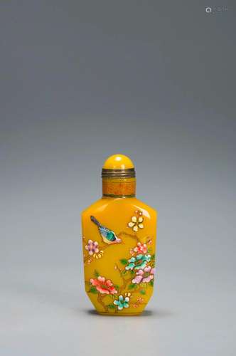 A YELLOW GLASS CARVED â€œFLOWER AND BIRDâ€ SNUFF BOTTLE