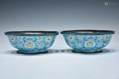 A PAIR OF CLOISONNE ENAMEL DAFFODILS POTS MID-QING DYNASTY