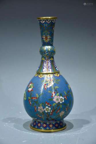 A CLOISONNE ENAMEL VASE QING DYNASTY