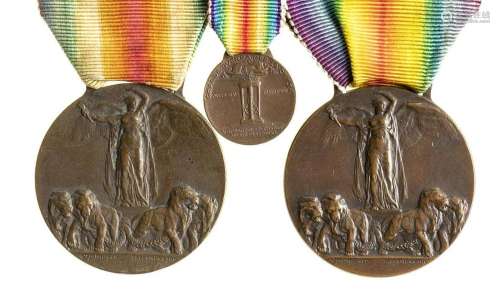 ITALY, KINGDOM TWO INTERALLED VICTORY MEDALS AND ONE MINIATU...