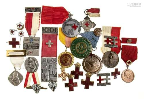 INTERNATIONAL 24 MEDALS AND BADGES DIFFERENT METALS AND SIZE...