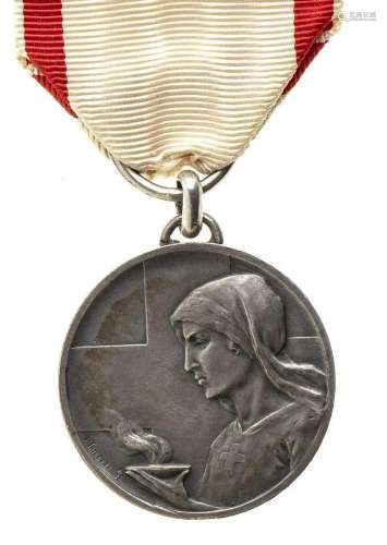 ITALY, KINGDOM MEDAL OF MERIT OF THE RED CROSS SILVER, 32 MM...