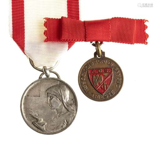 ITALY, KINGDOM MEDAL OF MERIT OF THE RED CROSS AND BLOOD DON...