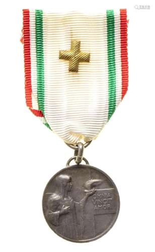 ITALY, KINGDOM RED CROSS MEDAL FOR POW SILVER, 28 MM A SILVE...