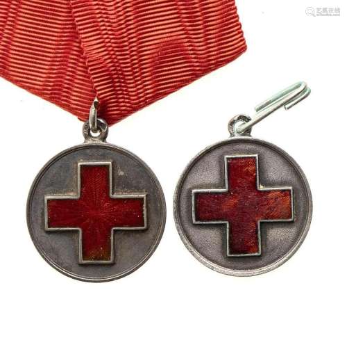 RUSSIA, EMPIRE TWO RED CROSS MEDAL FOR THE RUSSO-JAPANESE WA...