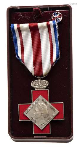 LUXEMBOURG MEDAL OF THE RED CROSS SILVER, 38 MM JOSEPHINE CH...