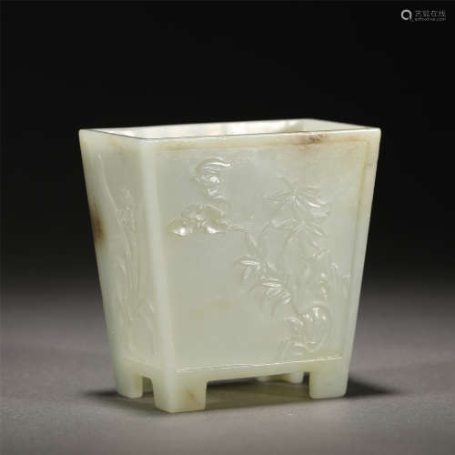 A CHINESE JADE CUP