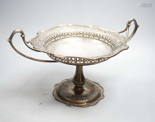 A George V pierced silver tazza, London, 1918, width 35.3cm ...