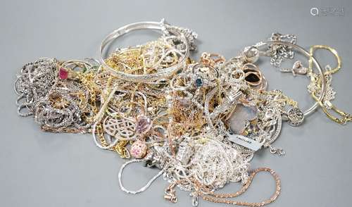 A quantity of assorted modern 925 jewellery.