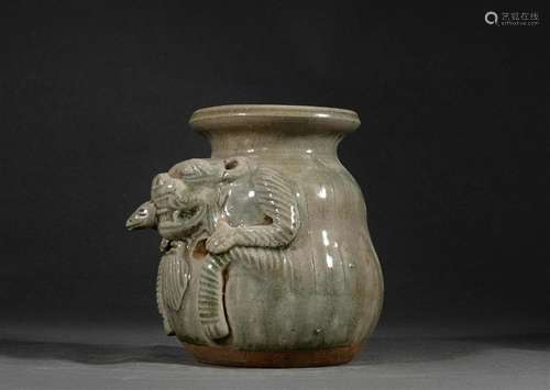 Yue Ware Beast-Form Jar