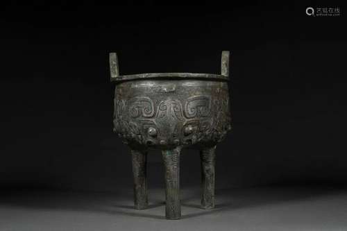 Bronze Tripod Ding Vessel