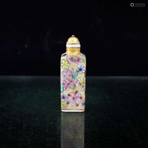Chinese Porcelain Hand-made Exquisite Snuff Bottle 18925
