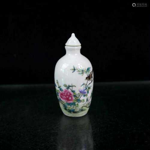 Chinese Porcelain Hand-made Exquisite Snuff Bottle 18926