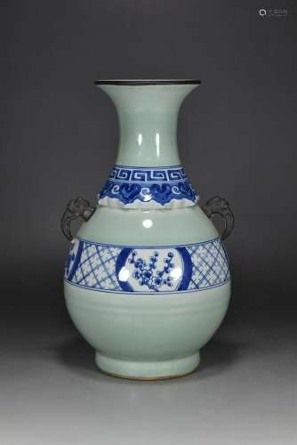 Chinese Porcelain Handmade Exquisite Vase 31052
